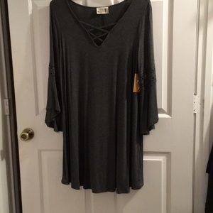 Womens grey 1x bell sleeve top